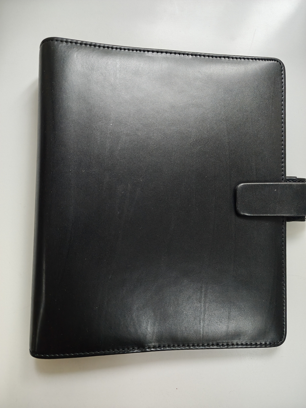 Filofax A5 Black Metropol Six-Ring Agenda Organizer